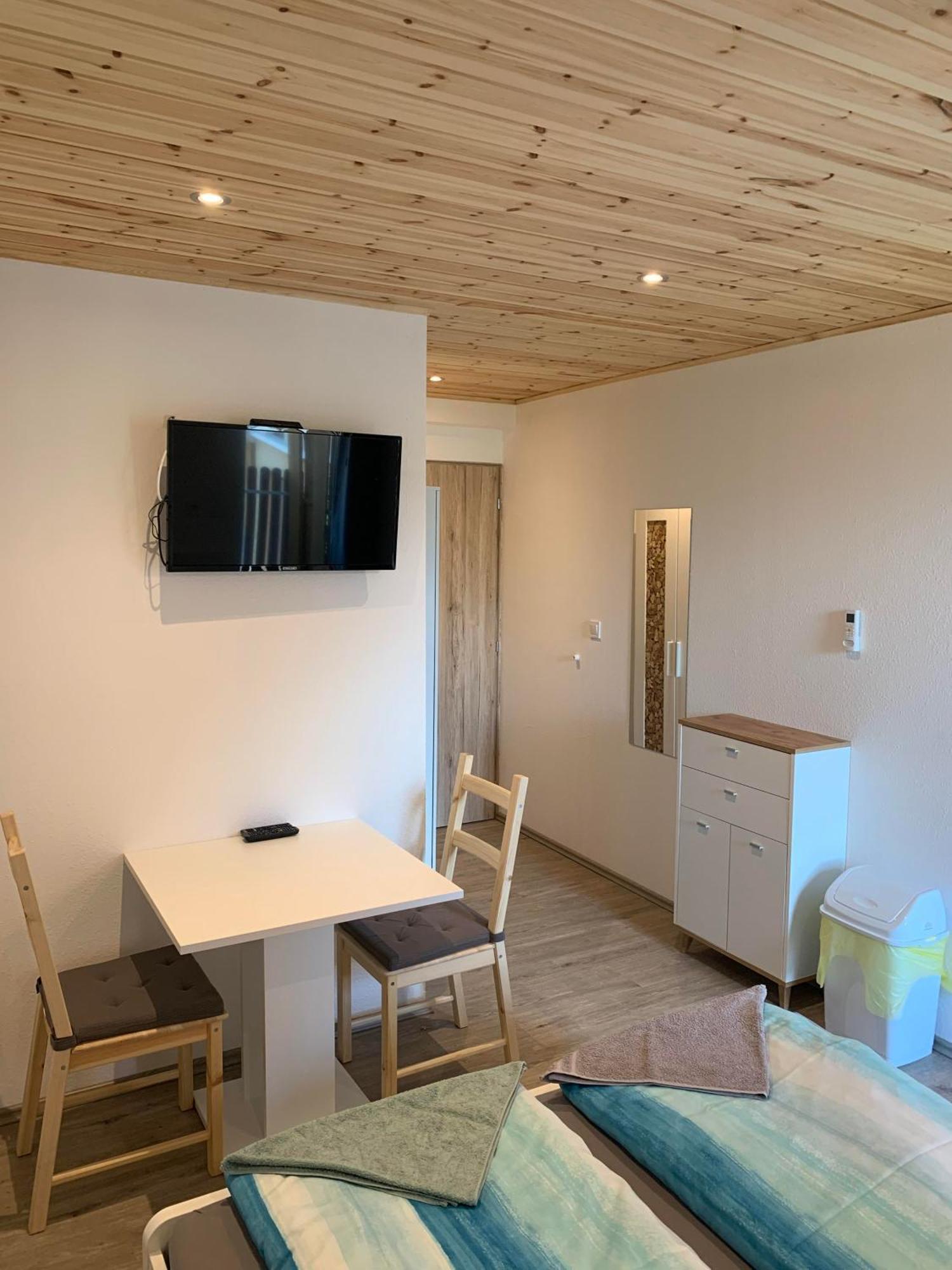 Molnar Apartman Zamárdi Buitenkant foto