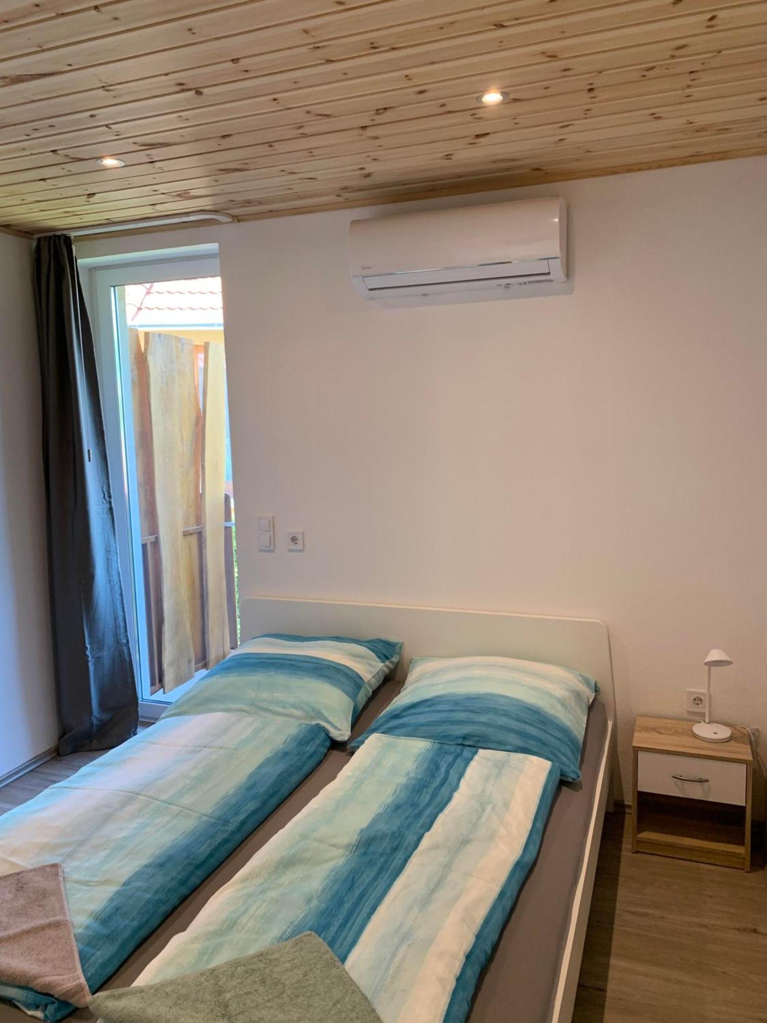 Molnar Apartman Zamárdi Buitenkant foto
